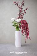 Burgundy Dusk – liten färdigkomponerad konstblomsbukett från OONA