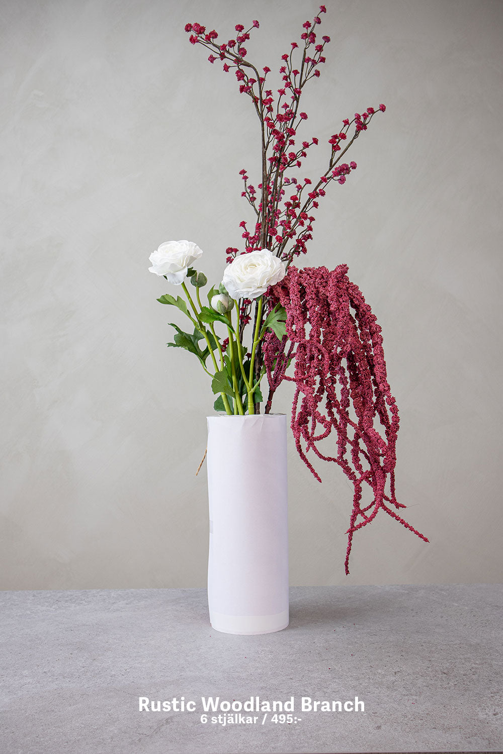 Burgundy Dusk – liten färdigkomponerad konstblomsbukett från OONA