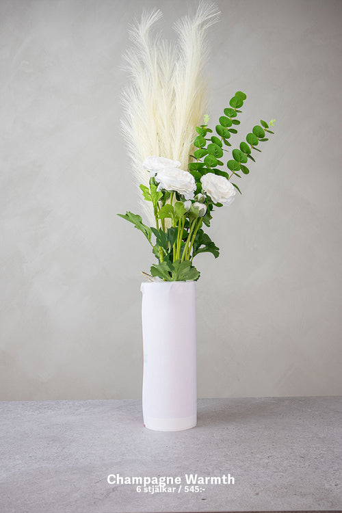 Champagne Cloud – liten färdigkomponerad konstblomsbukett från OONA