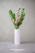 Nordic Spring – liten färdigkomponerad konstblomsbukett från OONA