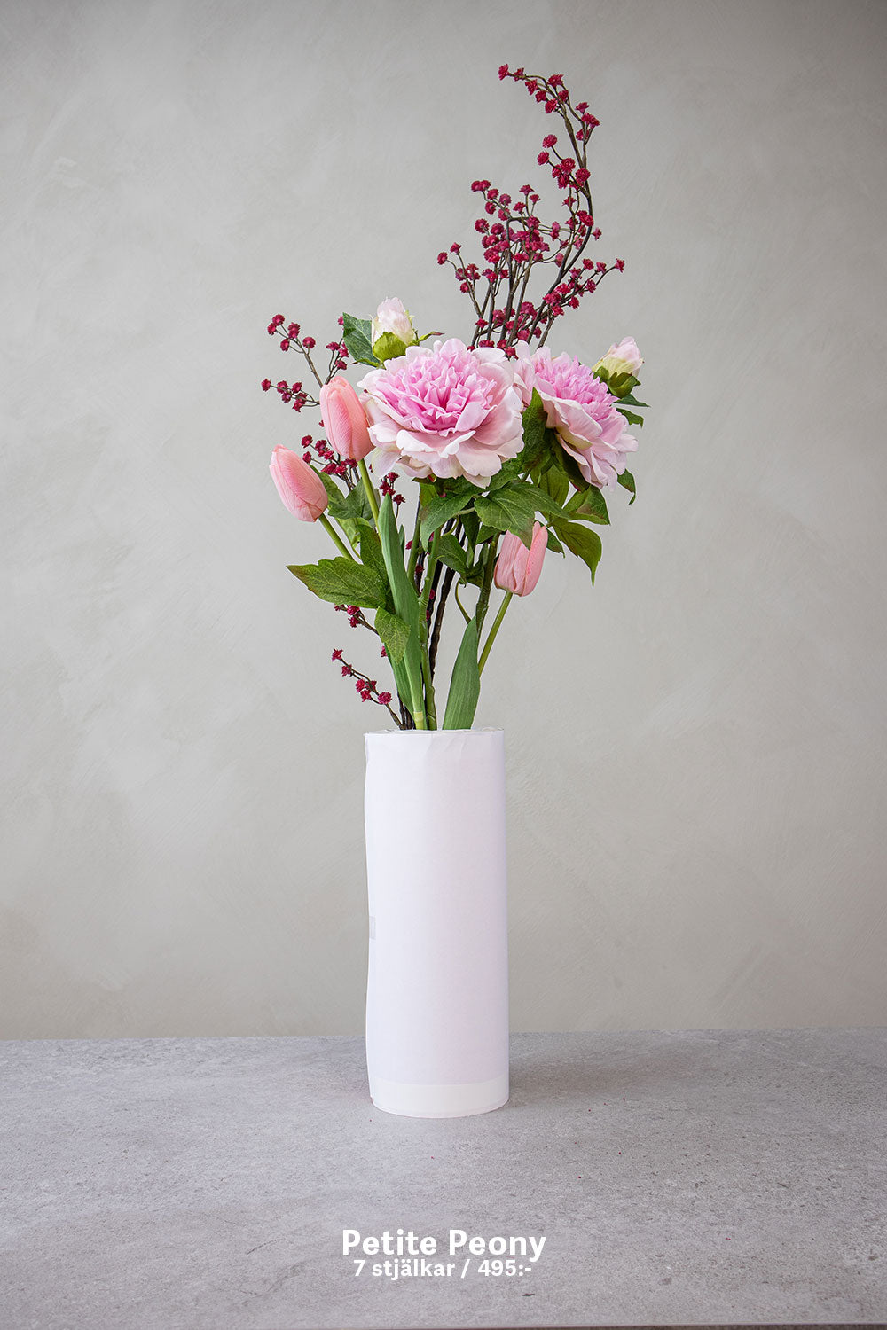Petite Peony – liten färdigkomponerad konstblomsbukett från OONA
